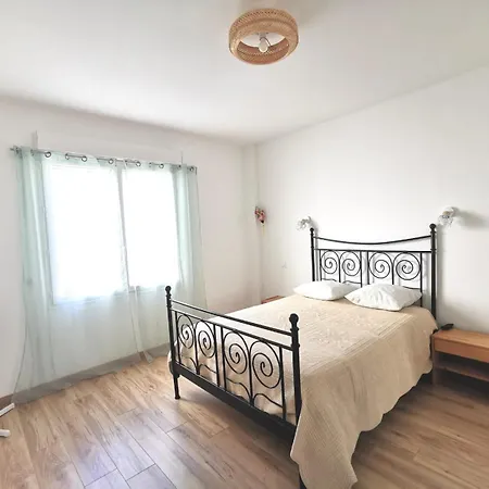 Aux 20 Marches - A Pied - Spacieux - Parking Apartment